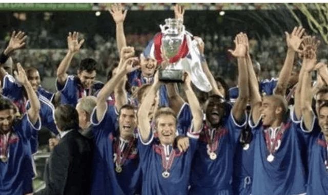 厉届欧洲冠军杯冠军_历届欧洲冠军杯的冠军是谁_历届欧洲杯冠军世界杯