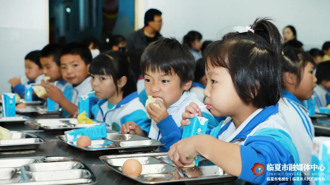 中小学营养菜谱_小学营养餐就餐制度_中小学营养餐食谱